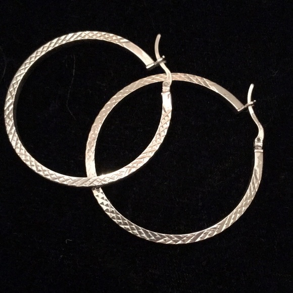 Sterling silver pierced hoop earrings - Picture 2 of 3